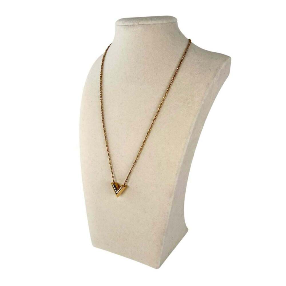 LOUIS VUITTON Gold Necklace - Picture 3 of 7